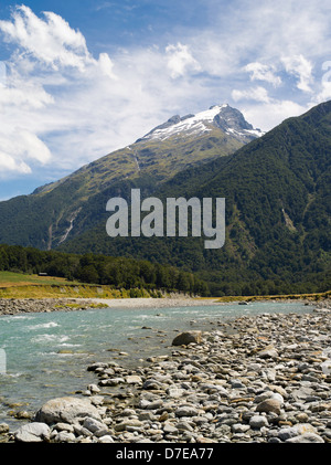 Blick auf den Kerin Gabeln und Mount Aeolus, Wilkins River, Mount Aspiring National Park, Neuseeland Stockfoto