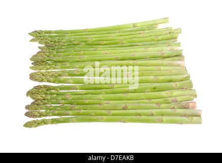 Reihe von frischen, grünen Spargelspitzen Stockfoto