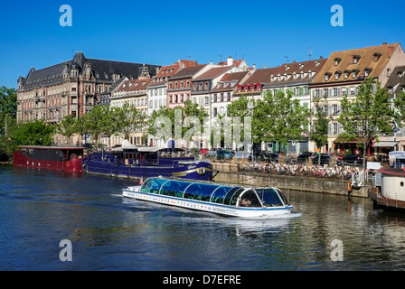 Boot und Quai des Pêcheurs Fischer Kai Straßburg Elsass Frankreich-Tour Stockfoto