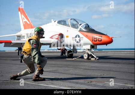 USS Harry S. Truman bildet Piloten aus. Stockfoto