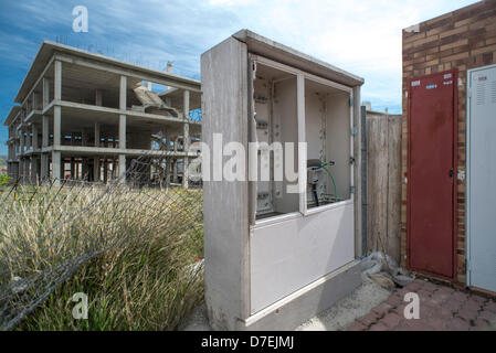 Unfertigen Gebäude in der Hauptstraße des kleinen Dorfes La Muela, Saragossa, Spanien Stockfoto
