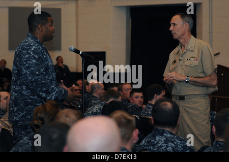 CNP spricht am Naval Station Norfolk. Stockfoto