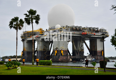 Das Meer-basierte, X-Band Radar fährt Pearl Harbor. Stockfoto