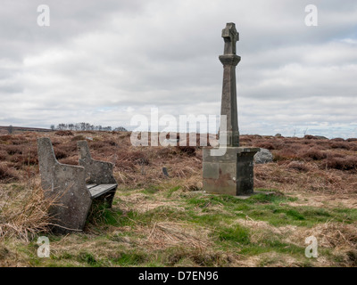 Swinsty Cross in der Nähe von Egton Brücke, wo ein Flugzeug abgestürzt im April 1917 Tötung der 19 Jahre alte Pilot Francis Holt Yates Titcomb Stockfoto