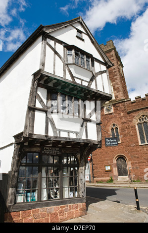 Das umgezogen, dass Holz gerahmt Gebäude neben der Kirche St Mary Steps in Exeter Devon England UK Stockfoto