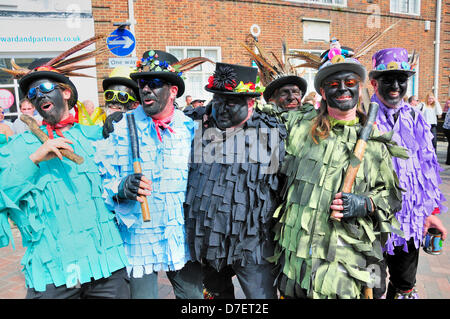 Rochester, Kent, UK. 6. Mai 2013. Die jährliche fegt Festival in Rochester, Großbritannien, in der Sonne. Stockfoto