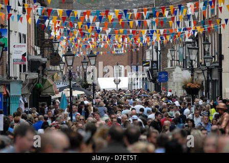 Rochester, Kent, UK. 6. Mai 2013. Die jährliche fegt Festival in Rochester, Großbritannien, in der Sonne. Stockfoto