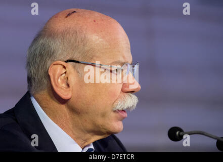 Dieter Zetsche, Vorstandsvorsitzender der Daimler AG, spricht auf einer Konferenz, organisiert von der Wochenzeitung "Die Zeit" im neuen Schloss in Stuttgart, Deutschland, 6. Mai 2013. Die Themen der Konferenz waren Moral und Ethik in Politik und Wirtschaft. Foto: Marijan Murat Stockfoto