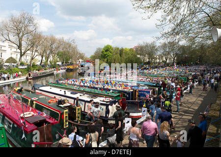 Klein-Venedig, London, UK. 6. Mai 2013. Canalway Kavalkade eine Wasserstraße-Festival, das seit 1983 in Klein-Venedig stattgefunden hat. Von Freiwilligen im Inland Waterways Association organisiert. Bildnachweis: Simon Balston/Alamy Live-Nachrichten Stockfoto