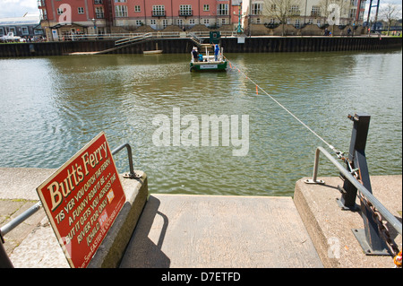 Butt-Fähre für Fußgänger am Kai bei Exeter Devon England UK Stockfoto