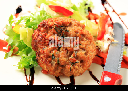 Gemüse Burger mit Balsamico-Essig-sauce Stockfoto