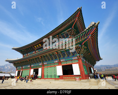 Gyeongbokgung Palace wichtigsten Thronsaal in Seoul, Südkorea. Stockfoto