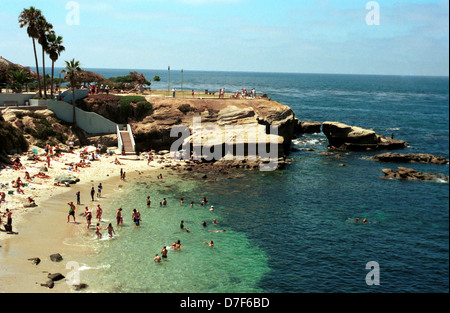 La Jolla Cove schwimmen, Tauchen und Schnorcheln, La Jolla, Kalifornien, La Jolla Cove und Strand La Jolla San Diego, Kalifornien, Stockfoto