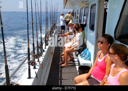 Miami Beach Florida, Atlantischer Ozean, Wasser, Wasser, Charterfischboot, während des Fluges, Passagierkabine, Frau weibliche Frauen, warten, Ruten, Tiefsee, FL120708042 Stockfoto