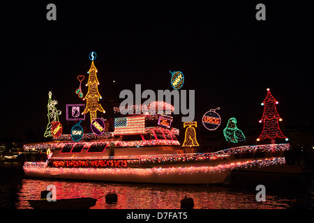 Balboa Island während der Christmas Boat Parade, Newport Beach, Orange County, Kalifornien. Stockfoto