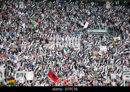 Juventus-fans, 5. Mai 2013 - Fußball / Fußball: italienische "Serie A" match zwischen Juventus Turin 1: 0 Palermo bei Juventus Arena in Turin, Italien, (Foto: Enrico Calderoni/AFLO SPORT) Stockfoto