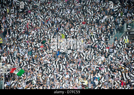 Juventus-fans, 5. Mai 2013 - Fußball / Fußball: italienische "Serie A" match zwischen Juventus Turin 1: 0 Palermo bei Juventus Arena in Turin, Italien, (Foto: Enrico Calderoni/AFLO SPORT) Stockfoto