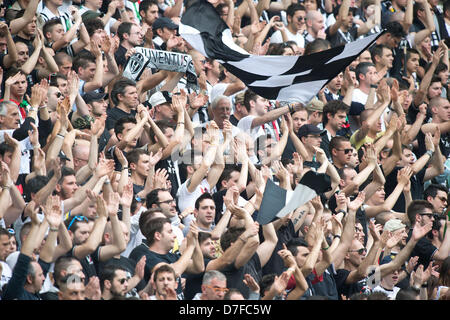 Juventus-fans, 5. Mai 2013 - Fußball / Fußball: italienische "Serie A" match zwischen Juventus Turin 1: 0 Palermo bei Juventus Arena in Turin, Italien, (Foto: Enrico Calderoni/AFLO SPORT) Stockfoto