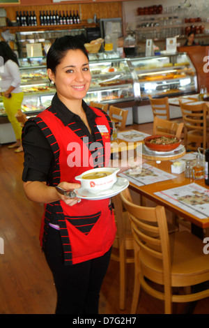 Miami Florida, Coral Gables, Delicias de Espana, Restaurant Restaurants Essen Essen Café Cafés, Spanisch, Essen, Hispanic ethnische Kellnerin Server Mitarbeiter arbeiten Stockfoto