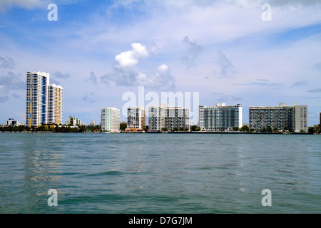 Miami Beach Florida, Biscayne Bay, Intracoastal Waterfront, West Avenue, Eigentumswohnung Wohnapartments Gebäude Gebäude Gehäuse, Stadt skyl Stockfoto