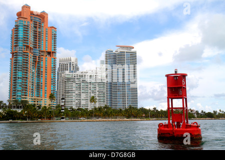 Miami Beach Florida, Biscayne Bay, Government Cut, Waterfront, Hochhaus Wolkenkratzer Gebäude Eigentumswohnung Wohnwohnung auseinander Stockfoto