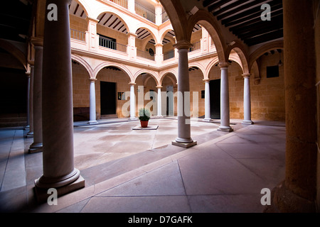 Hof in das städtische Museum von Alcalá la Real, Provinz Jaen, Andalusien, Spanien Stockfoto