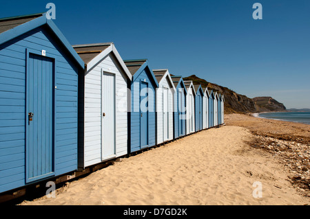 Strand Hütten, Charmouth, Dorset, England, UK Stockfoto