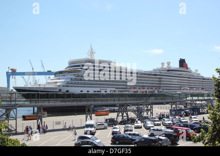 Passagierschiff Kiel Ostseekai Queen Elizabeth Stockfoto