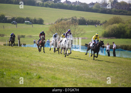 Northaw Punkt zu Punkt Kurs Horse Racing Feiertag Montag, 6. Mai 2013. Stockfoto