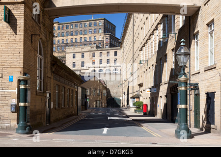 Haupteingang zum Dean Clough Komplex, Halifax, West Yorkshire Stockfoto