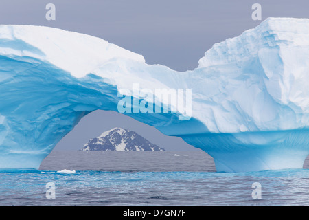 Eisberg in der Antarktis Cierva Bucht. Stockfoto