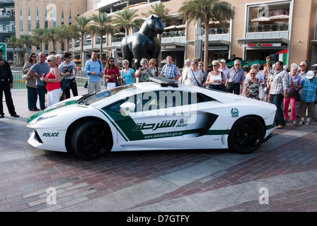 Dubai Polizei Lamborghini Aventador LP700-4 Coupe Streifenwagen Stockfoto