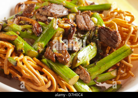 Kantonesischen Stil Beef Chow Mein Stockfoto