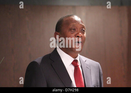 London, UK. 7. Mai 2013. Der kenianische Präsident Uhuru Muigai Kenyatta befasst sich mit kenianischen Diaspora in London. Kredit-David Mbiyu/Alamy Live-Nachrichten Stockfoto