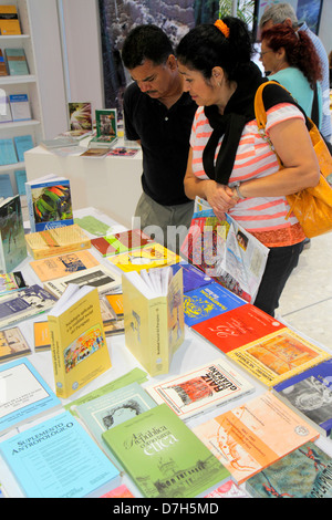 Miami Florida, Buchmesse Miami International, Stand, Stand, Vitrine Verkauf, Shopping Shopper Shopper Shop Shops Markt Märkte Marktplatz Kauf Selli Stockfoto