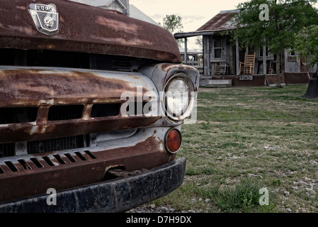 Alten Pickup-Truck parkte am Hopson Erhaltung Gesellschaft Clarksdale Mississippi USA Stockfoto