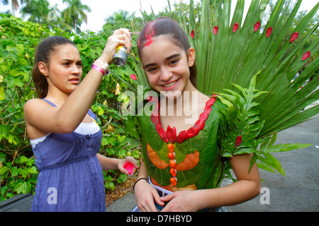 Miami Florida, Coral Gables, Fairchild Botanical Tropical Garden, Studenten Teenager Teenager Teenager Teenager Mädchen Mädchen, Youngster, weibliche Kinder childre Stockfoto