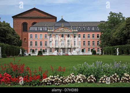 Deutschland, Rheinland-Pfalz, Moseltal, Trier, Kurfürstliches Schloss, erbaut 1757-1761 Stockfoto