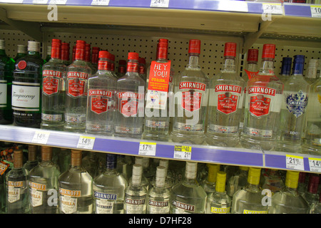 Miami Beach, Florida, Walgreens, Spirituosengeschäft, Regallagen, Einzelhandelsprodukte, Vitrine Verkauf, Waren, Verpackung, Marken, Preise, Flaschen Stockfoto