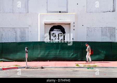 Miami Beach, Florida, Ocean Drive, leer, Gebäude, geschlossen, verkleidet, Kunst, Graffiti, Shepherd Fairey?, Andre the Giant, FL121231118 Stockfoto