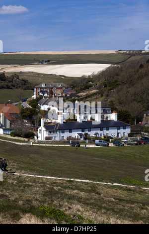 West Lulworth Dorf, das Tor zur Jurassic Coast-Weltkulturerbe in Dorset, Südengland. Stockfoto