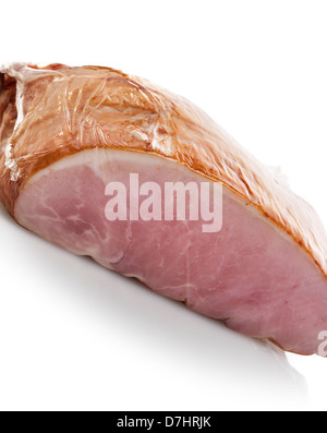 Geräucherter Schinken auf weißem Hintergrund. Stockfoto