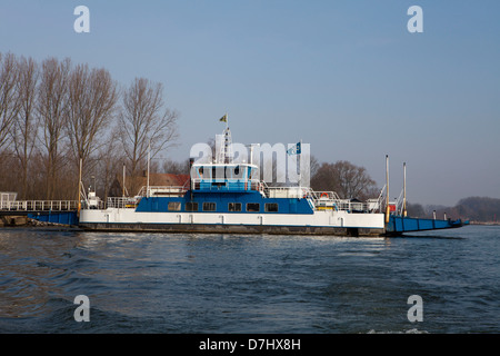 Fährverbindung zwischen Dordrecht En Zwijndrecht, Niederlande Stockfoto