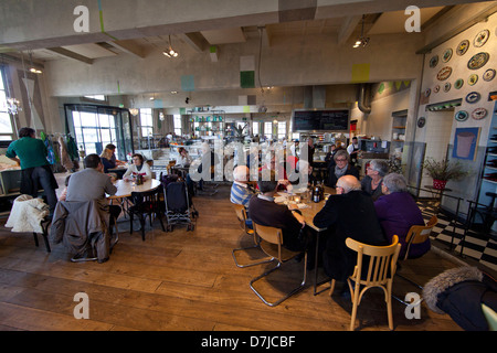 Villa Auagustus ist ein renommiertes Restaurant/Hotel in Dordrecht, Niederlande Stockfoto