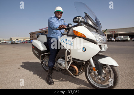 Polizist auf dem Motorrad in Äthiopien Stockfoto