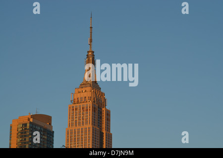 Empire State Building bei Sonnenuntergang Stockfoto