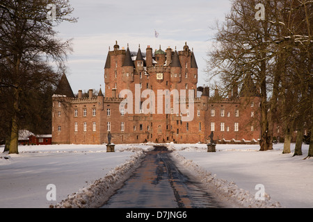 Glamis Castle, Angus mit Schnee Stockfoto