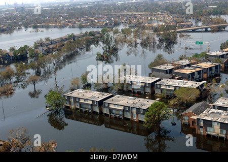 Luftaufnahme von massiven Überschwemmungen und Zerstörung in der Nachmahd des Hurrikans Katrina 2. September 2005 in New Orleans, Louisiana Stockfoto