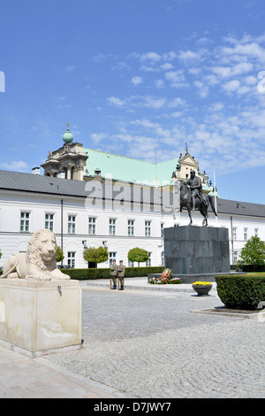 Die Wachablösung am polnischen Präsidentenpalast in Warschau, Polen Stockfoto