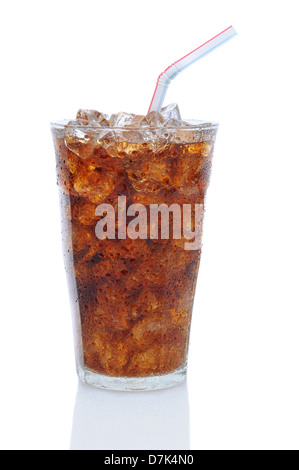 Glass filled with ice cubes and Cola soda over a white background. Glass is covered with condensation . Stockfoto